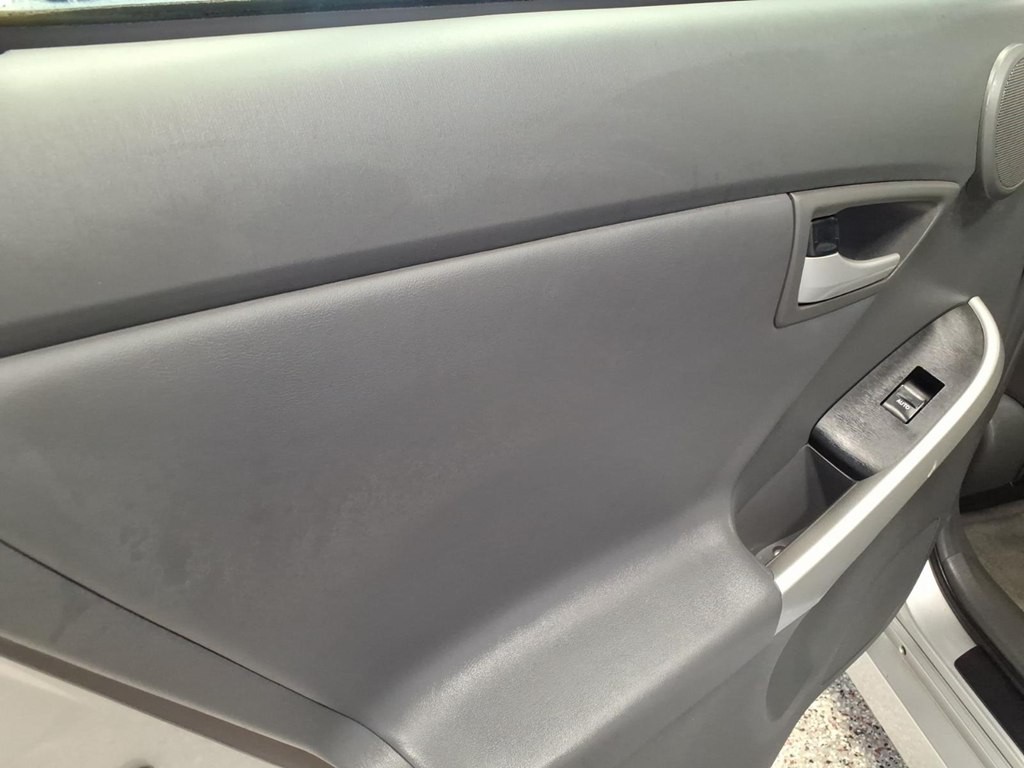 2010 Toyota Prius Image 18