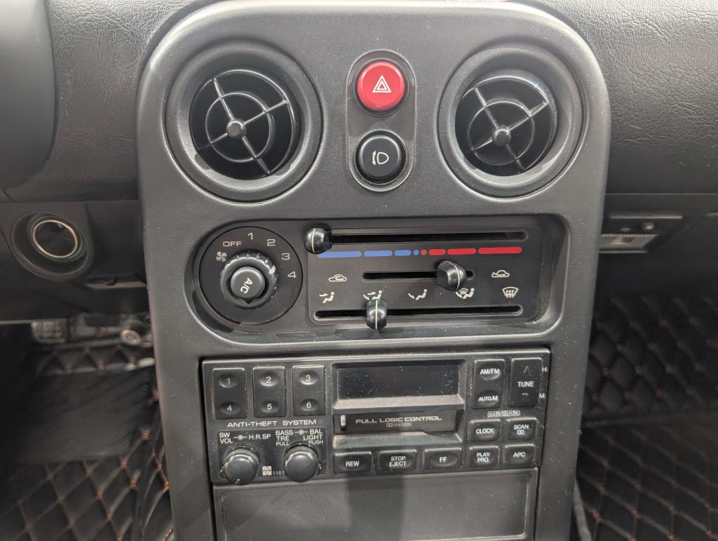 1990 Mazda MX-5 Miata Image 25