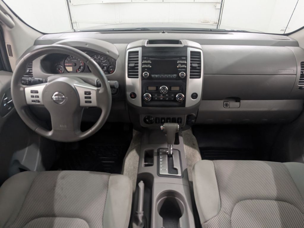 2014 Nissan Frontier Image 2