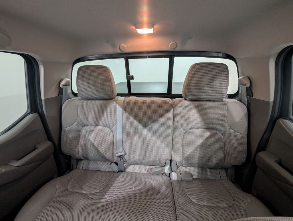2014 Nissan Frontier Image 3