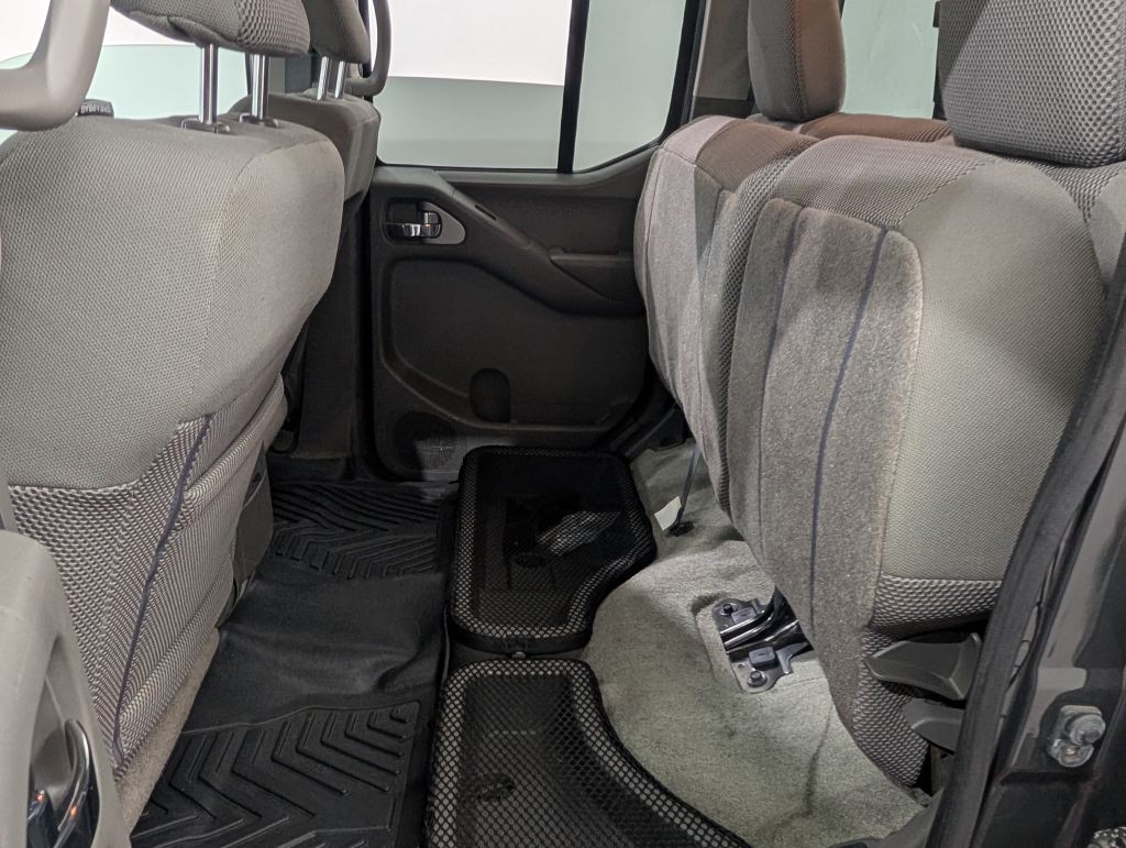 2014 Nissan Frontier Image 22