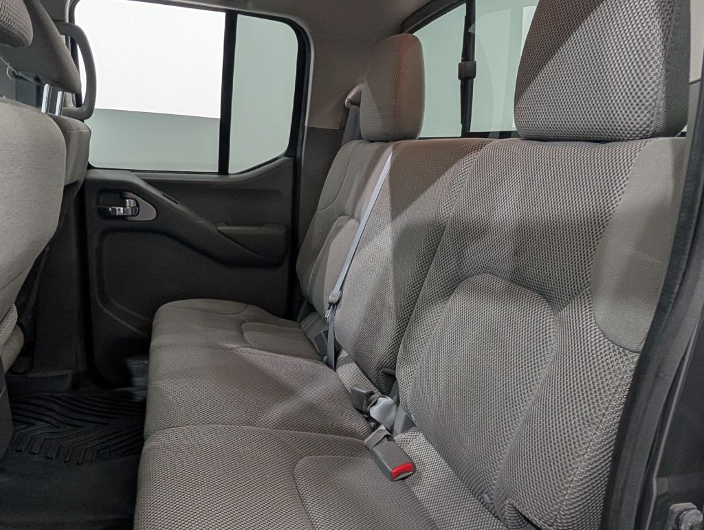 2014 Nissan Frontier Image 23