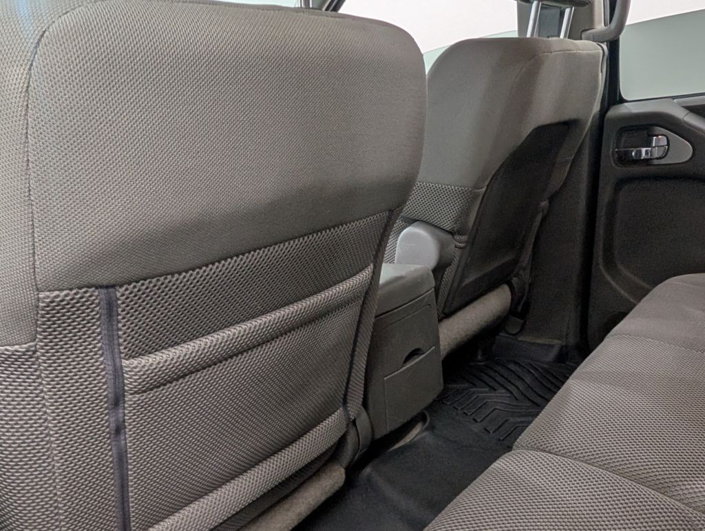 2014 Nissan Frontier Image 24