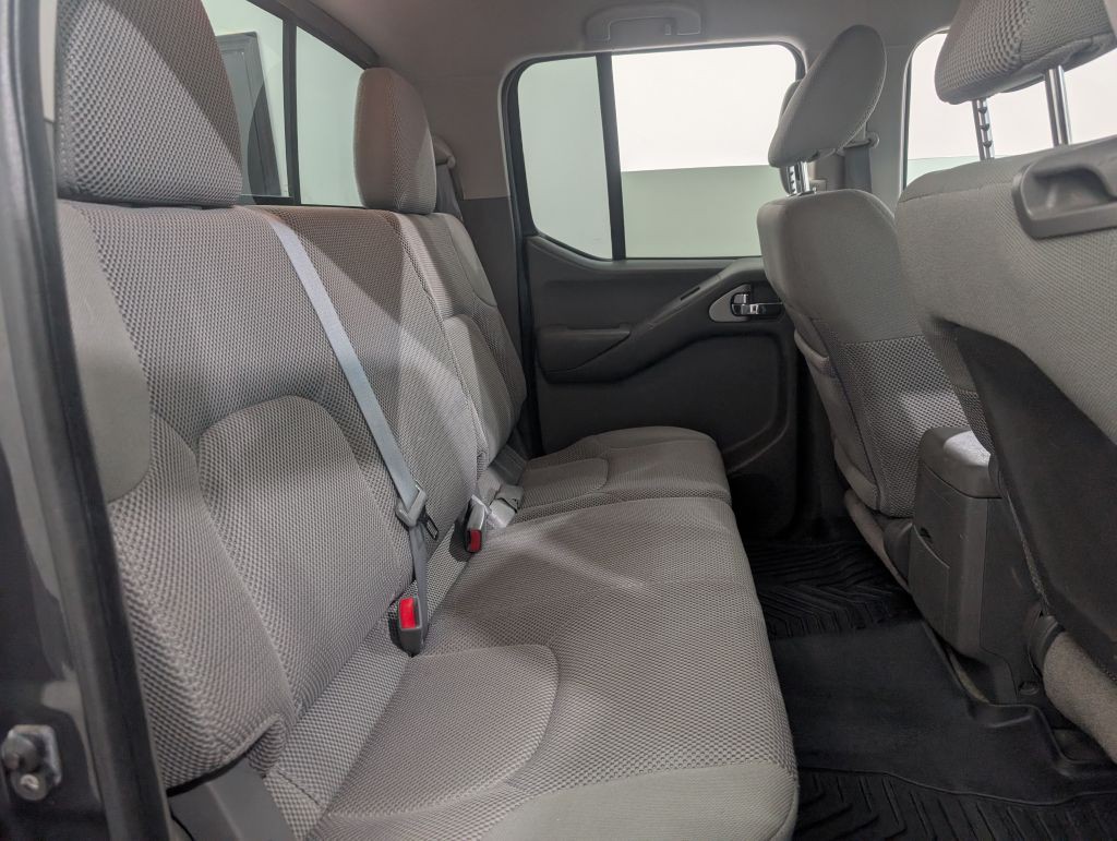 2014 Nissan Frontier Image 26