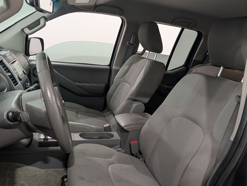 2014 Nissan Frontier Image 33