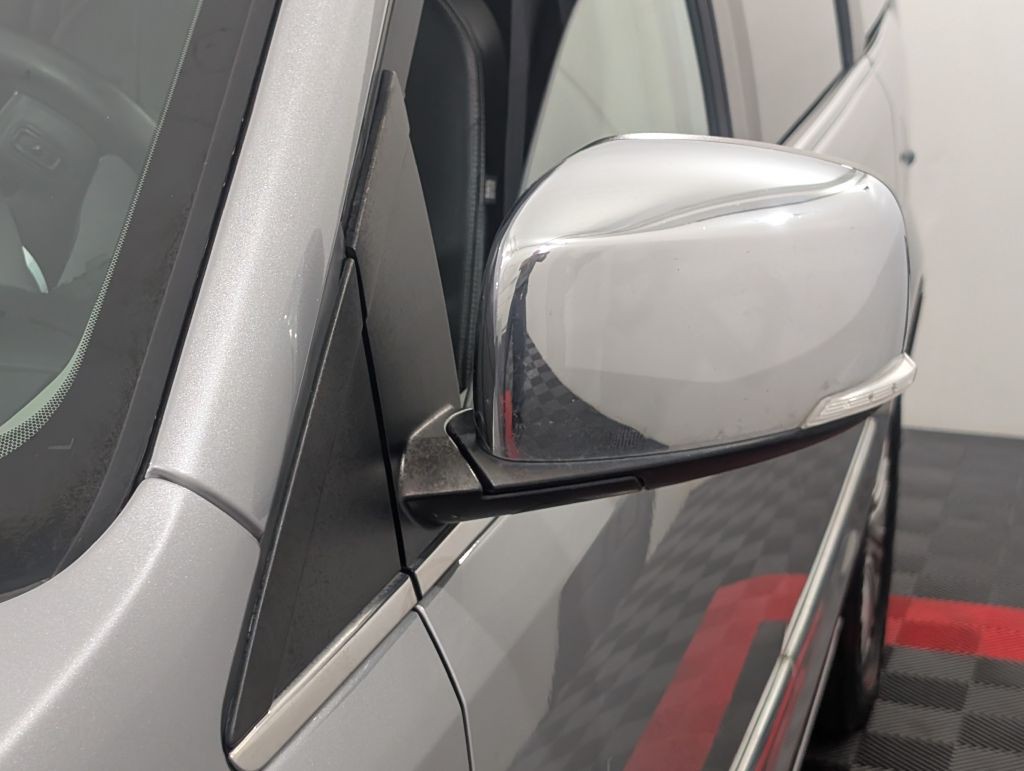 2014 Chrysler Town & Country Image 5