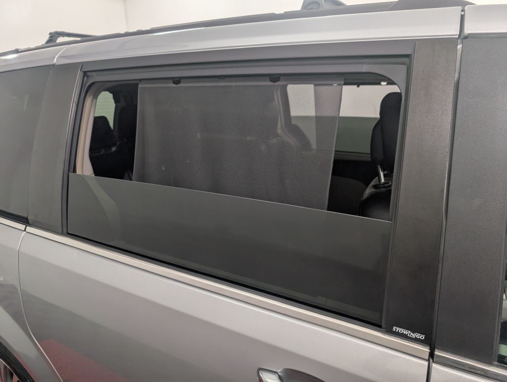 2014 Chrysler Town & Country Image 32