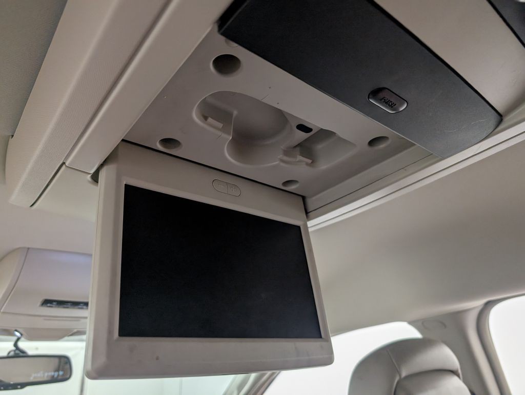 2013 Chrysler Town & Country Image 34