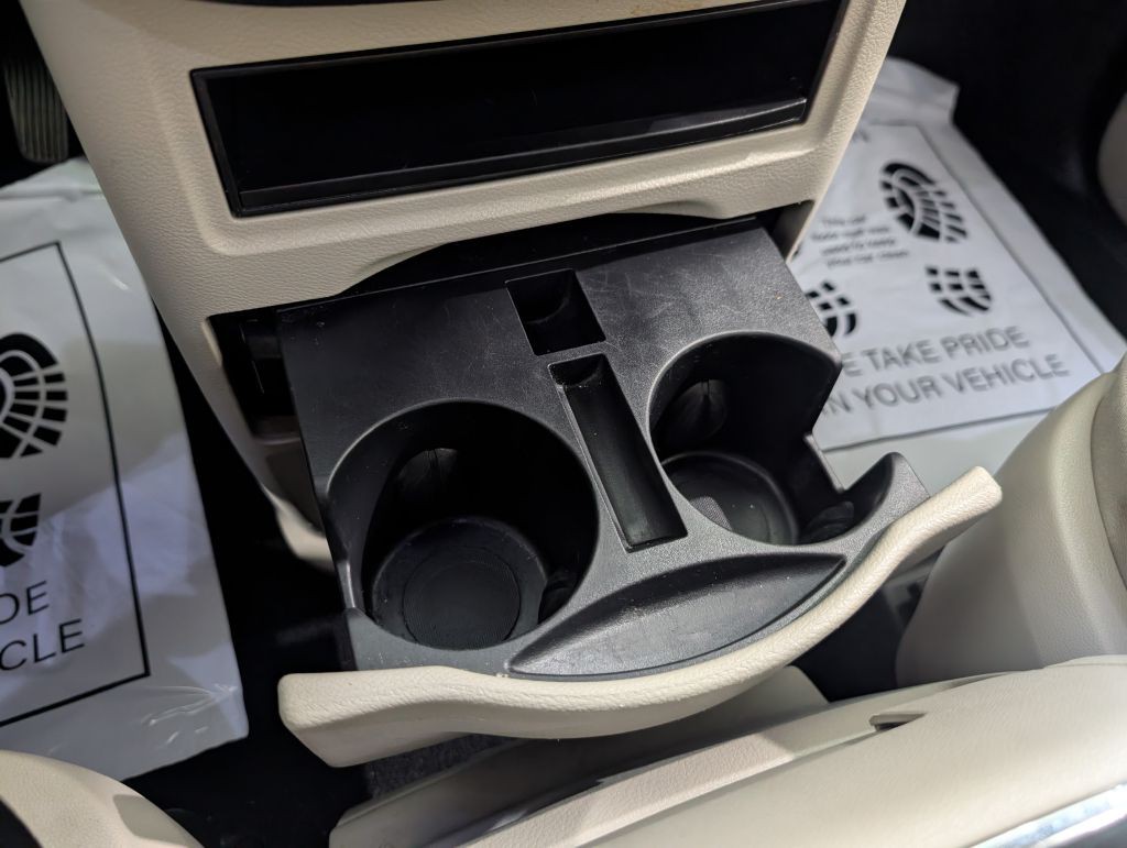 2013 Chrysler Town & Country Image 51