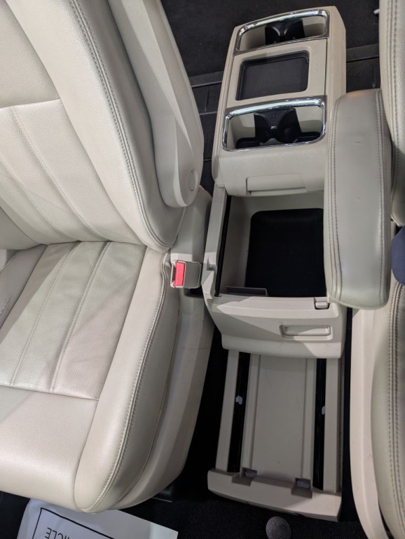 2013 Chrysler Town & Country Image 55
