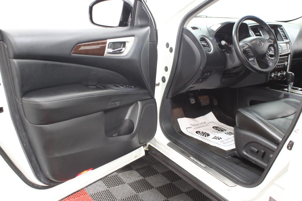 2013 Nissan Pathfinder Image 13