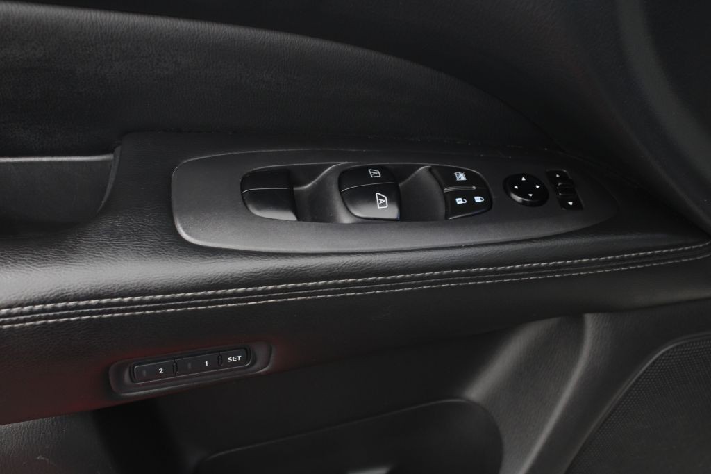 2013 Nissan Pathfinder Image 14