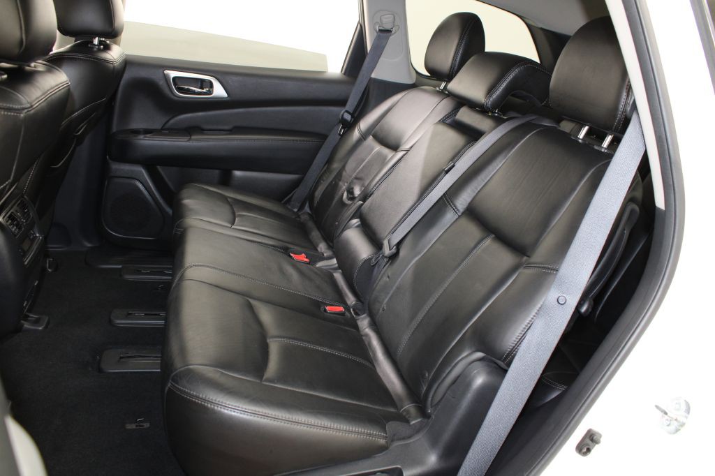 2013 Nissan Pathfinder Image 17