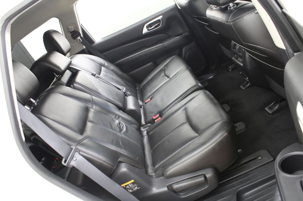 2013 Nissan Pathfinder Image 20