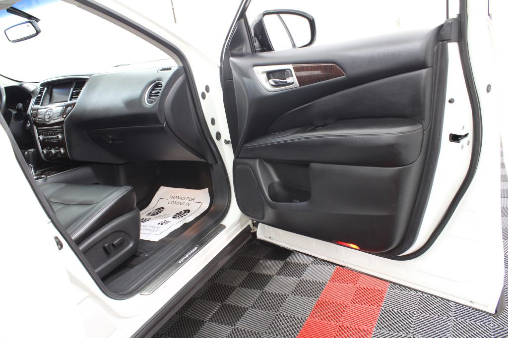 2013 Nissan Pathfinder Image 21