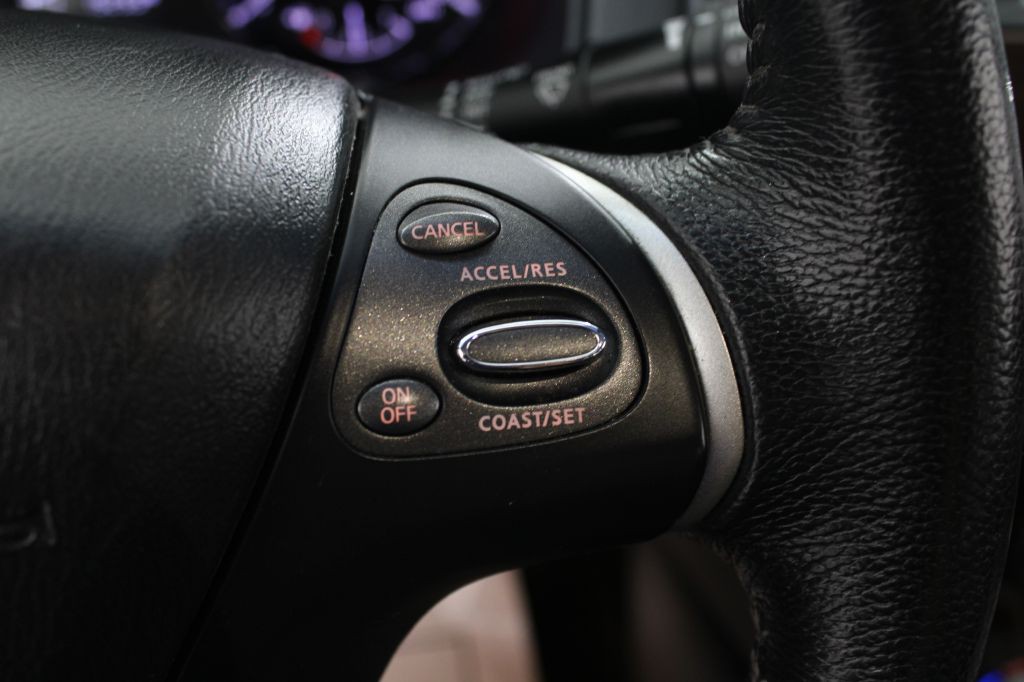 2013 Nissan Pathfinder Image 28