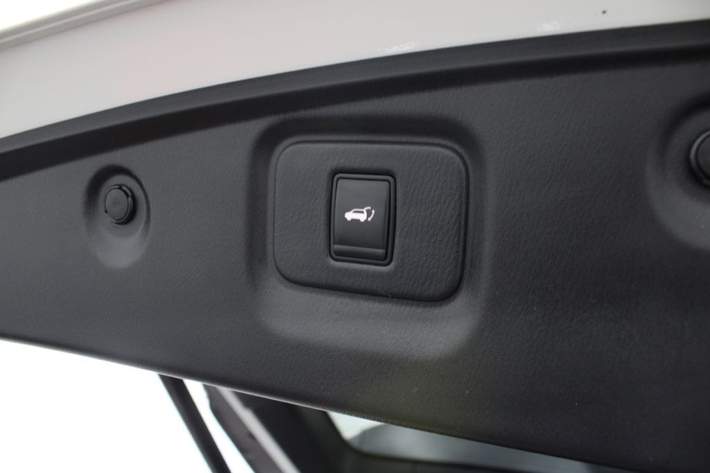 2013 Nissan Pathfinder Image 33