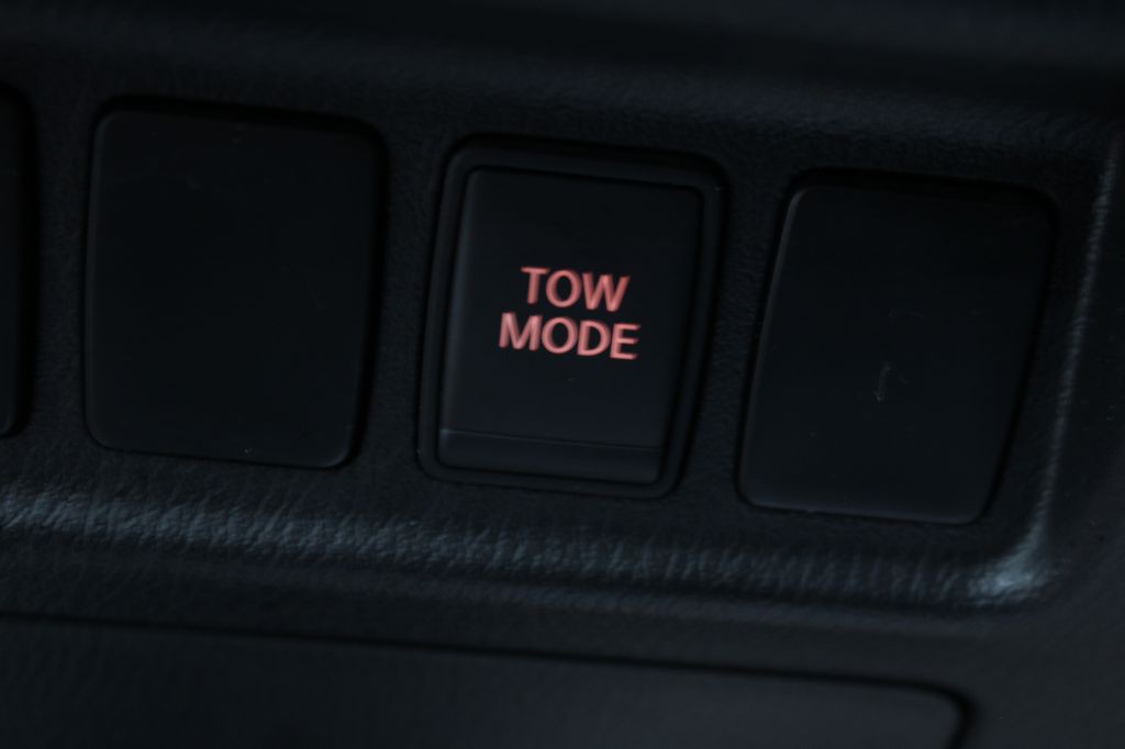 2013 Nissan Pathfinder Image 38