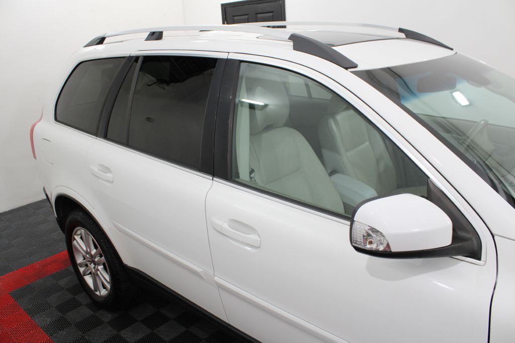 2010 Volvo XC90 Image 8