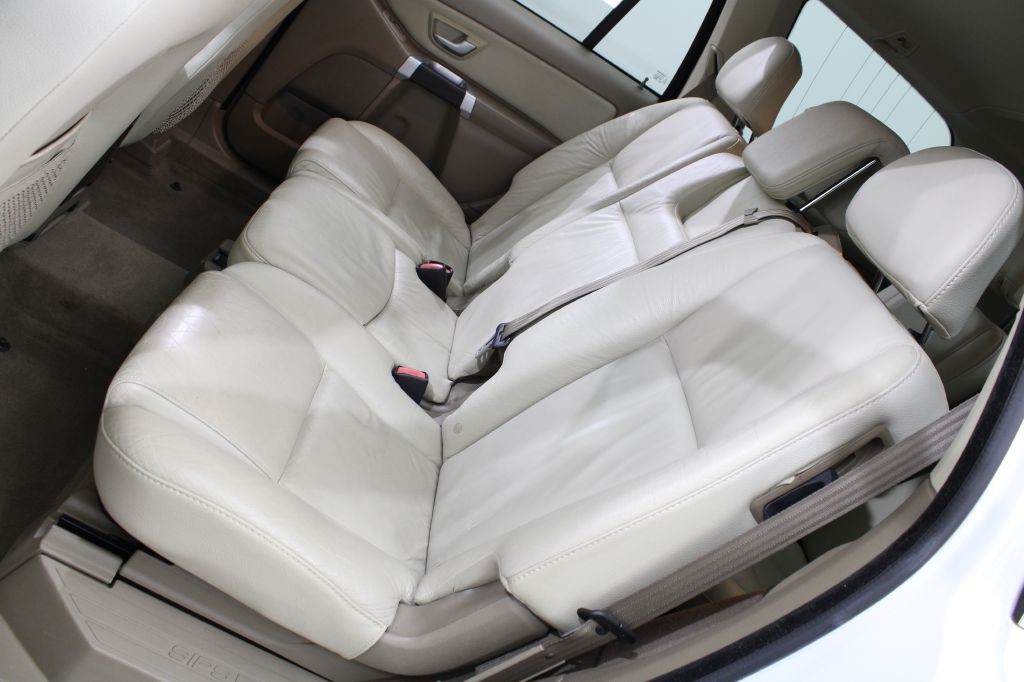 2010 Volvo XC90 Image 15