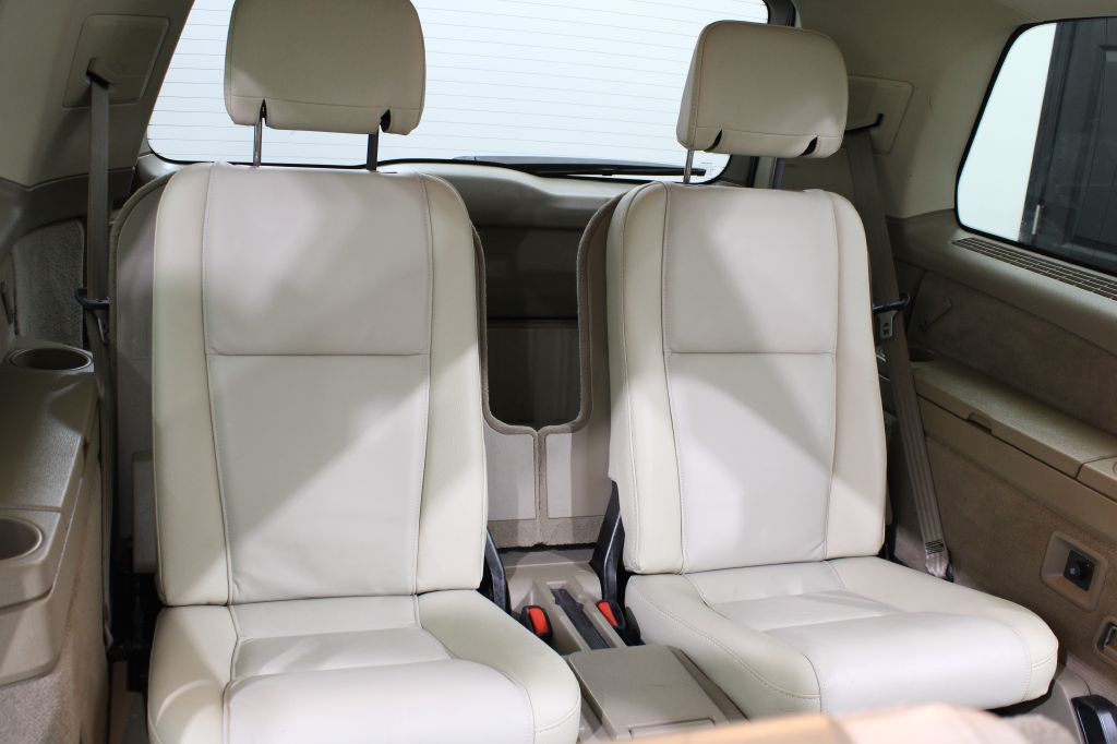 2010 Volvo XC90 Image 16