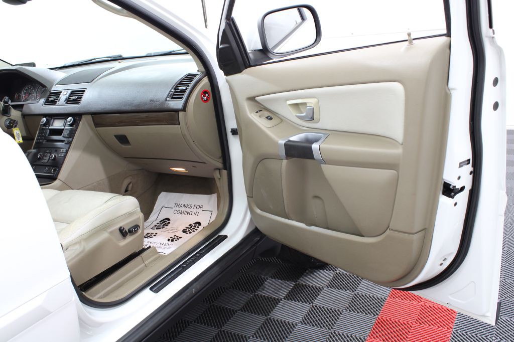 2010 Volvo XC90 Image 21