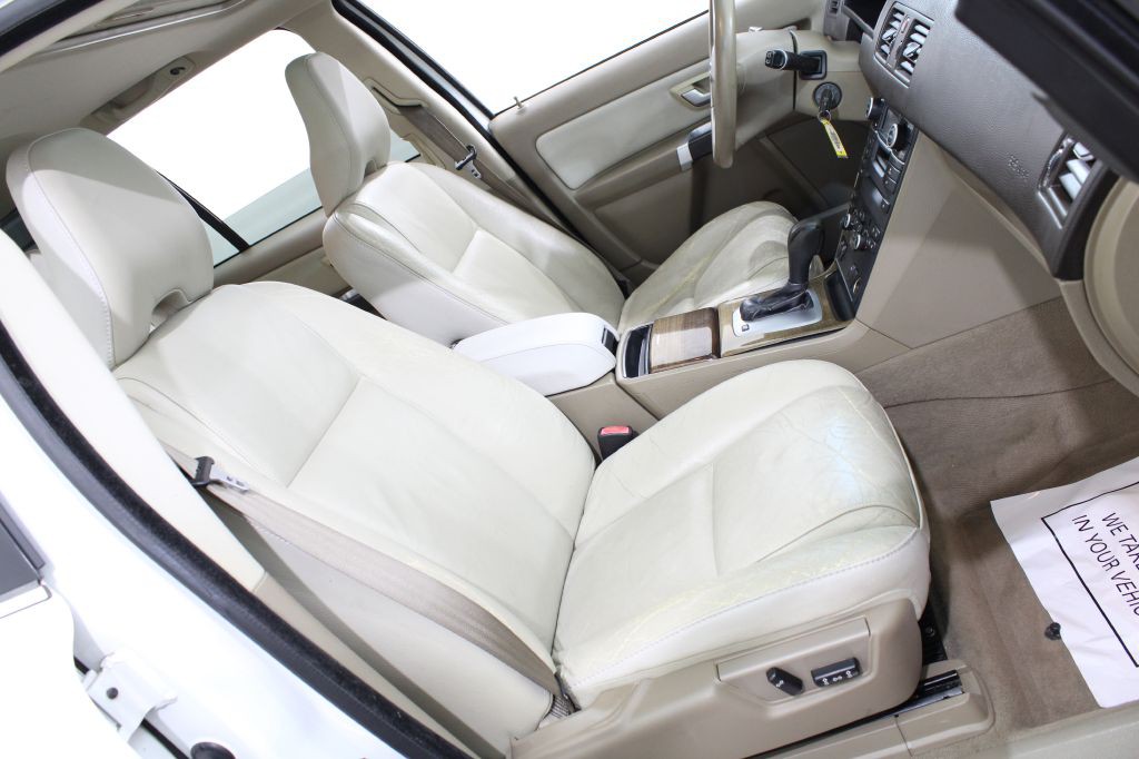 2010 Volvo XC90 Image 22
