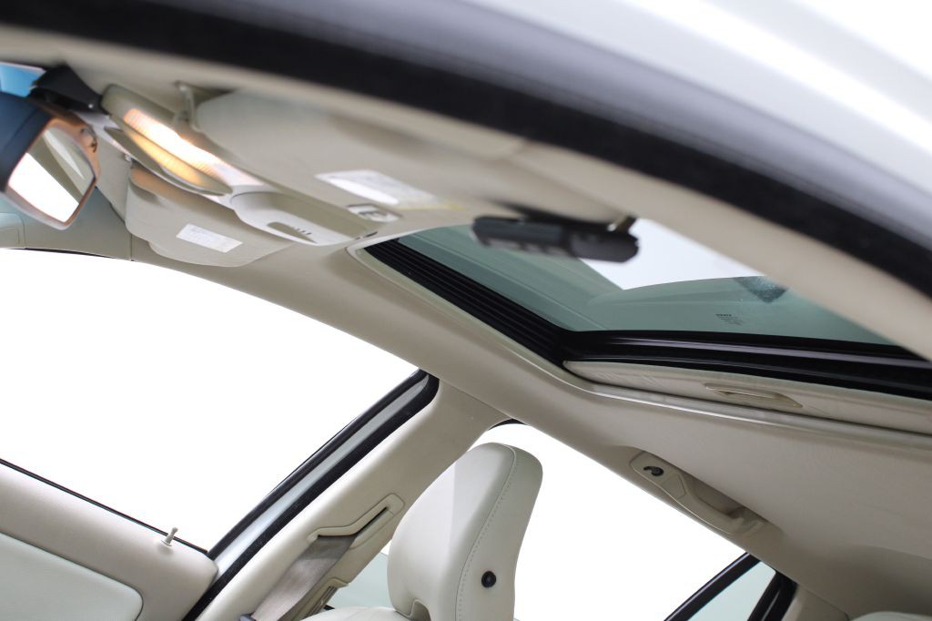 2010 Volvo XC90 Image 27