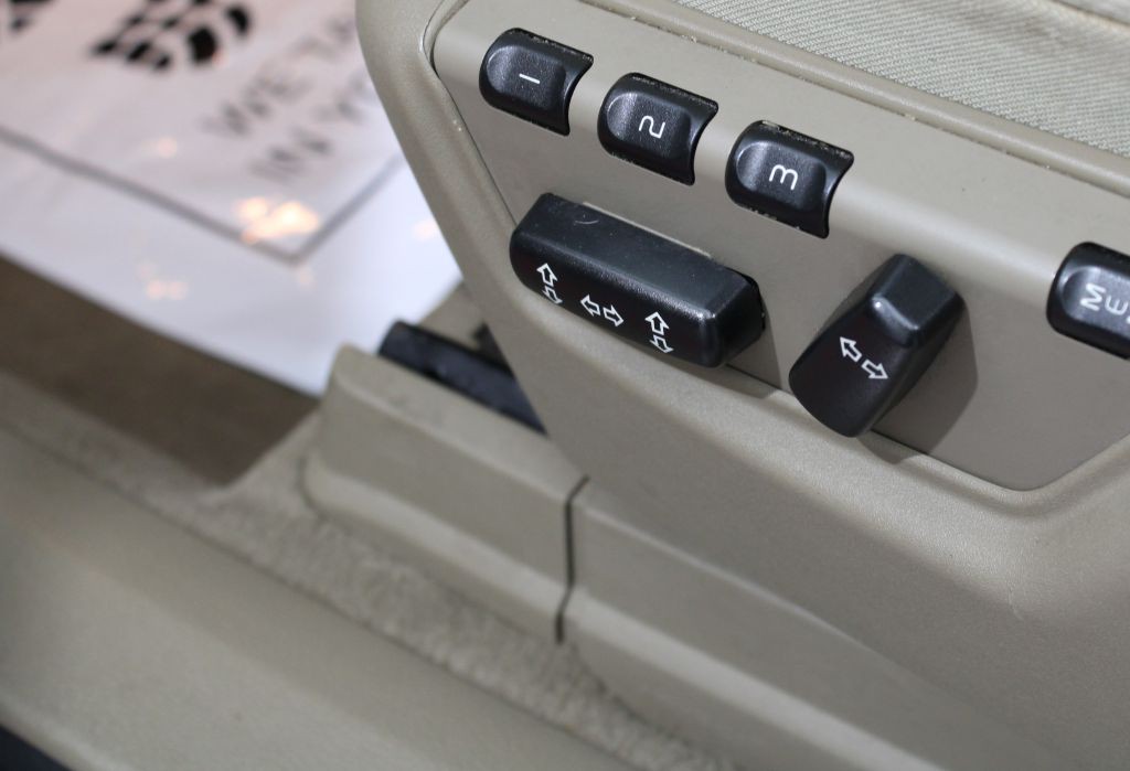 2010 Volvo XC90 Image 30