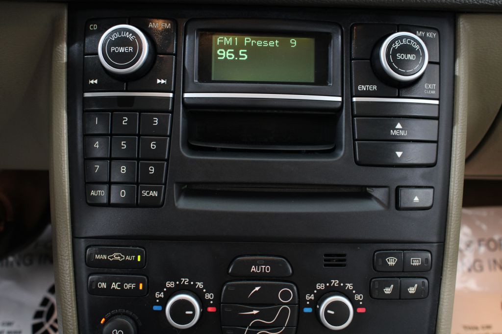 2010 Volvo XC90 Image 34