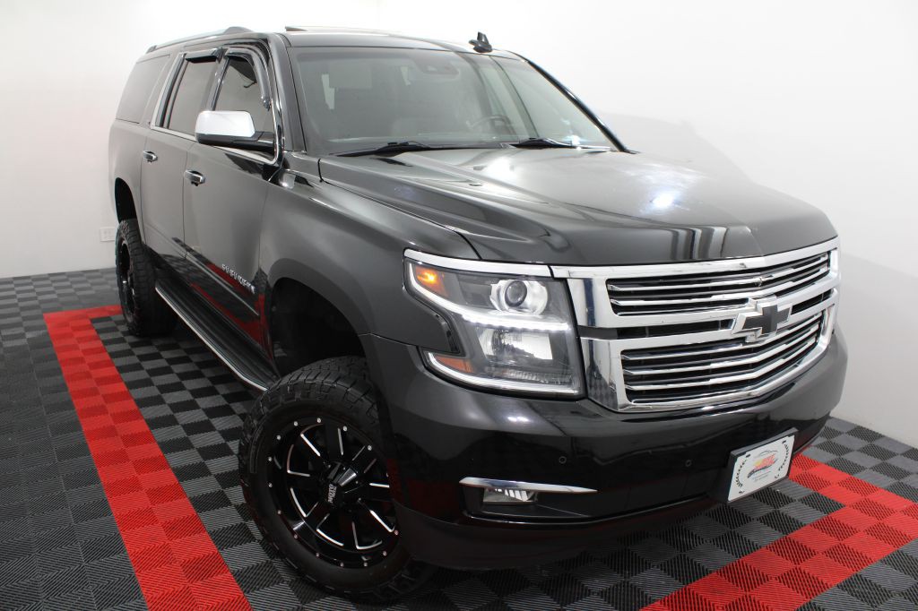 2016 Chevrolet Suburban Image 1
