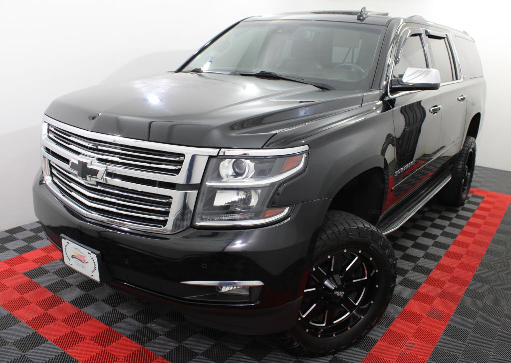 2016 Chevrolet Suburban Image 3