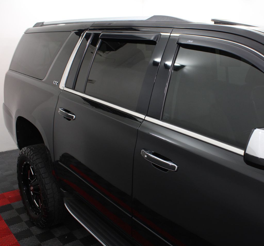 2016 Chevrolet Suburban Image 6