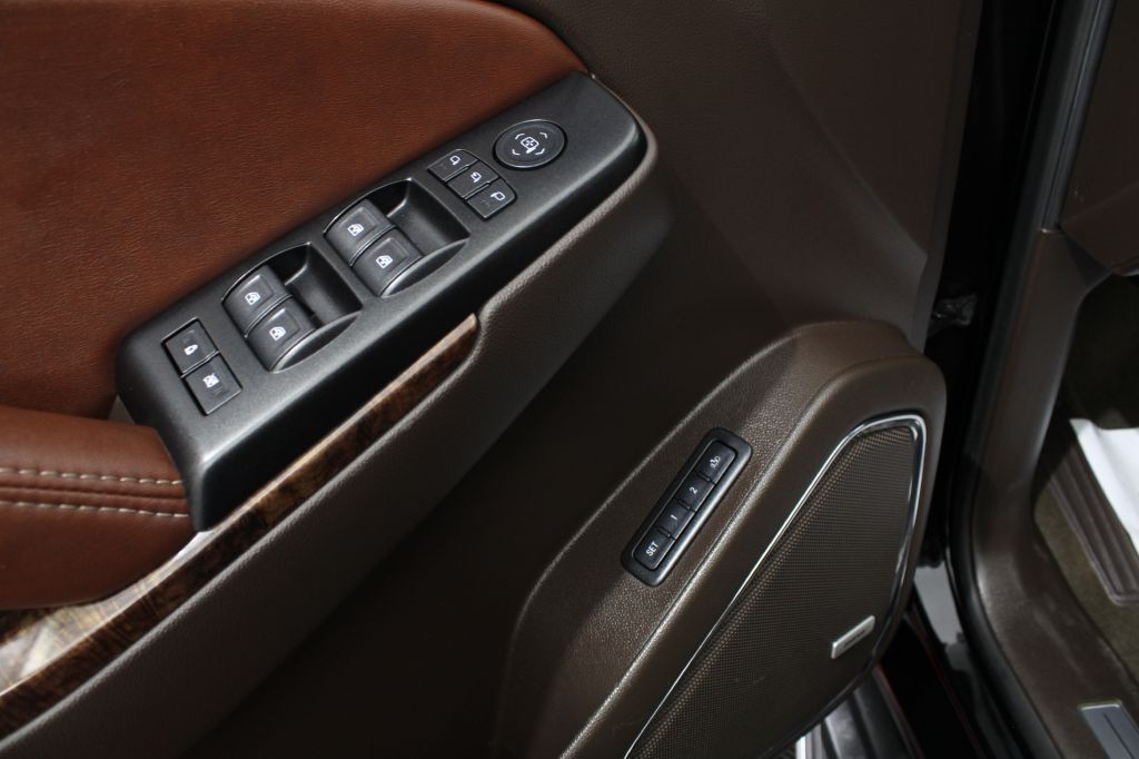 2016 Chevrolet Suburban Image 15