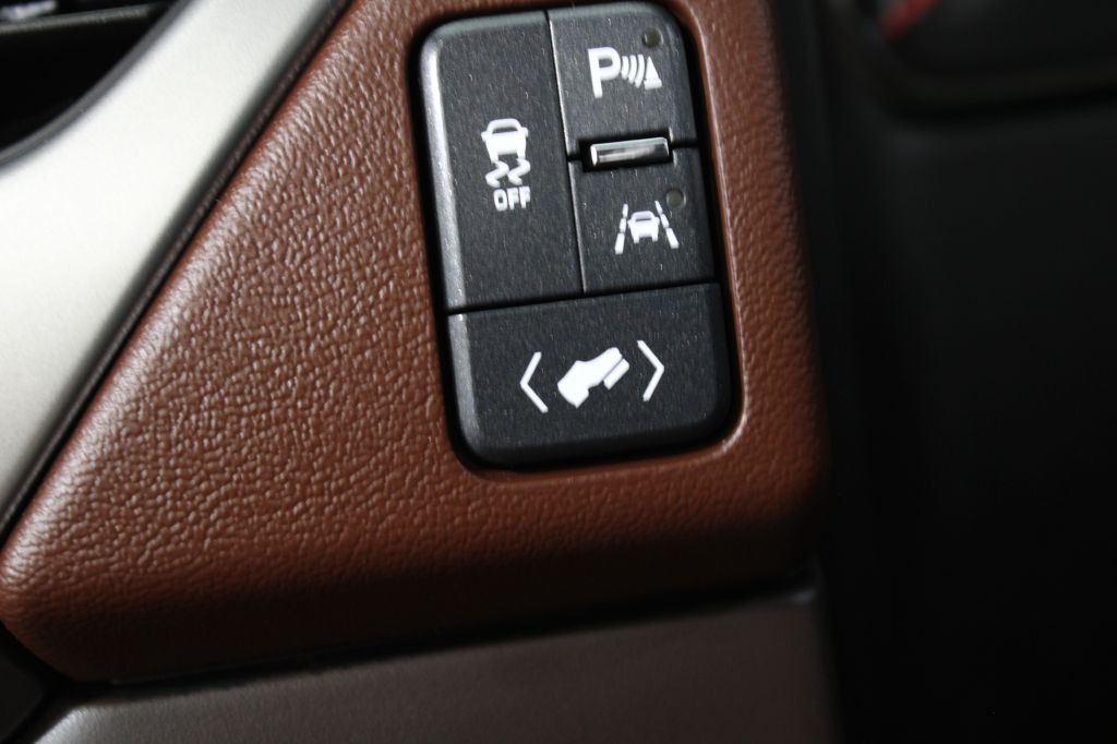 2016 Chevrolet Suburban Image 31