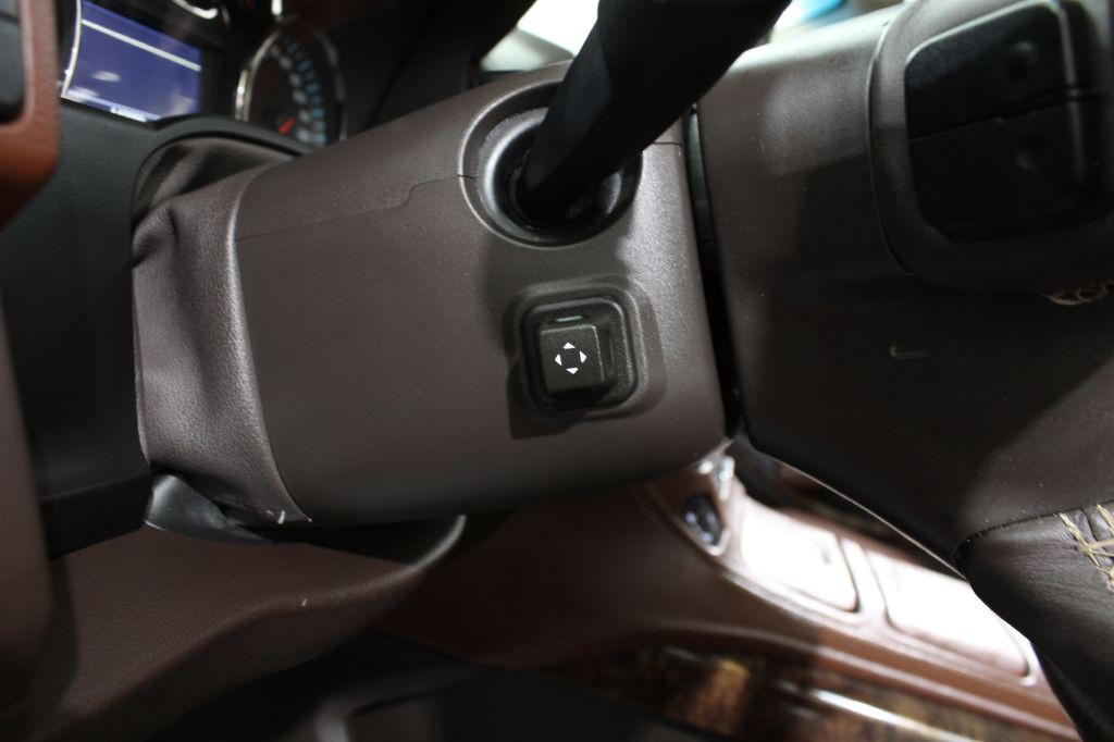 2016 Chevrolet Suburban Image 32