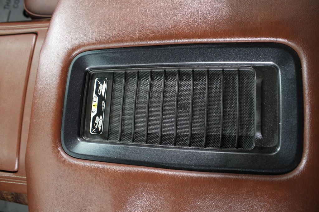 2016 Chevrolet Suburban Image 36