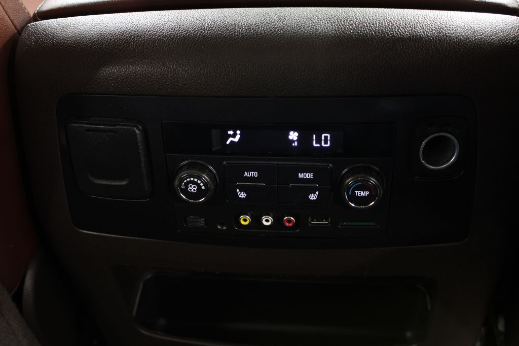 2016 Chevrolet Suburban Image 40