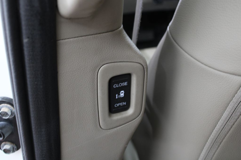 2014 Honda Odyssey Image 16