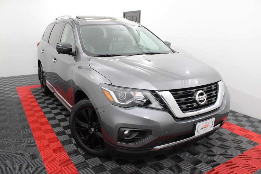 2017 Nissan Pathfinder Image 1