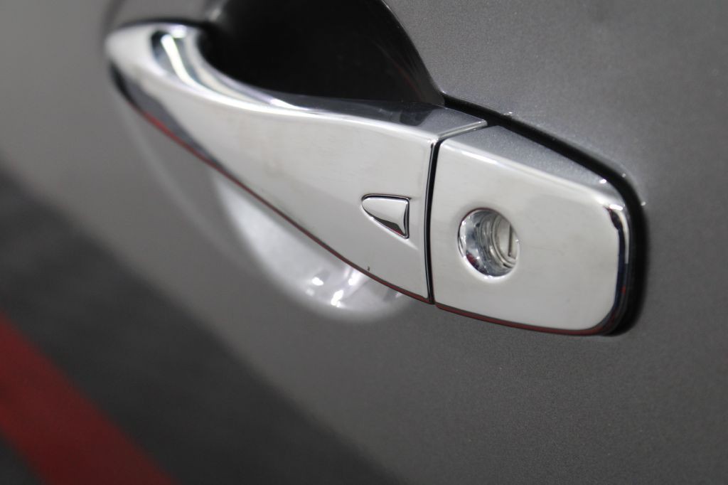 2017 Nissan Pathfinder Image 8