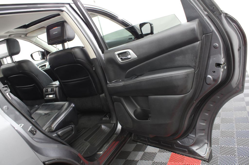 2017 Nissan Pathfinder Image 24