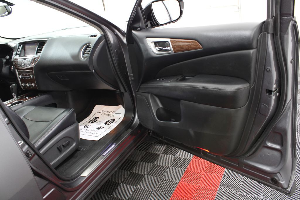 2017 Nissan Pathfinder Image 26