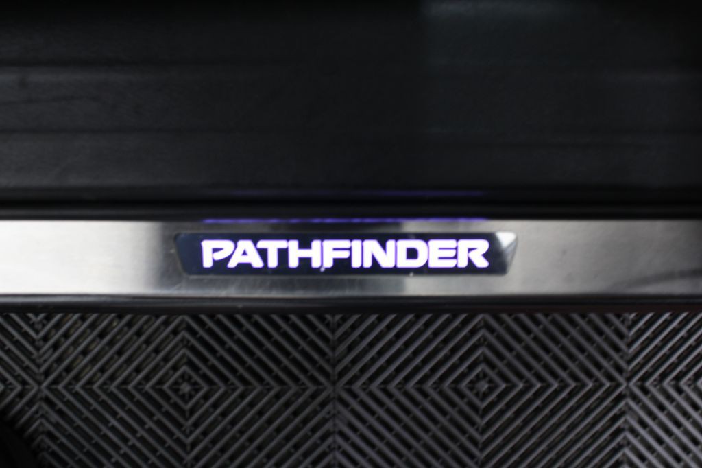 2017 Nissan Pathfinder Image 29