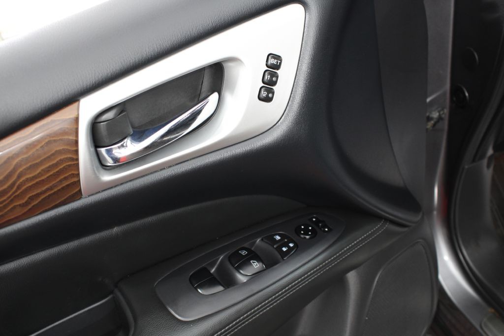2017 Nissan Pathfinder Image 30