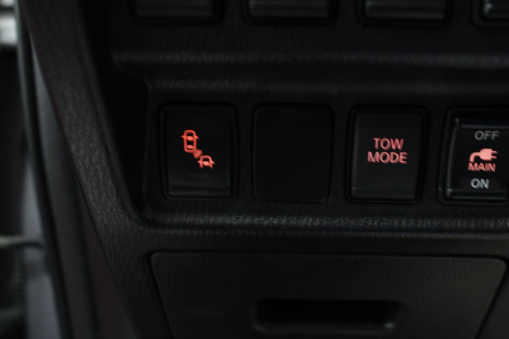2017 Nissan Pathfinder Image 34