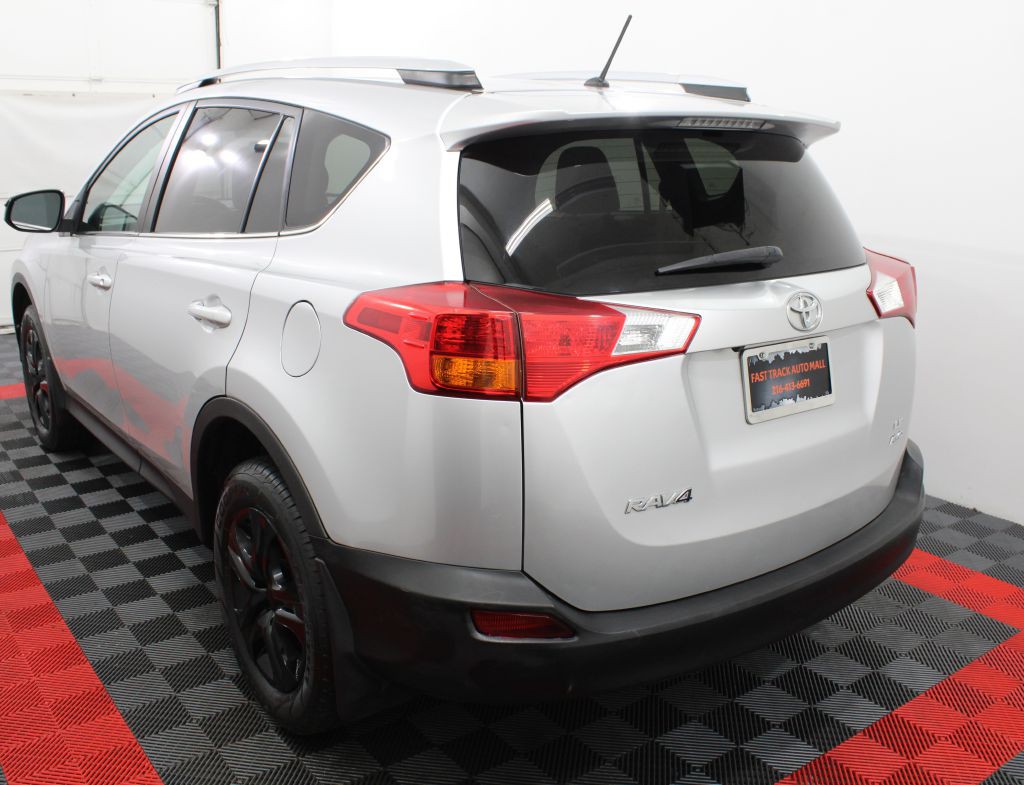 2015 Toyota Rav4 Image 4