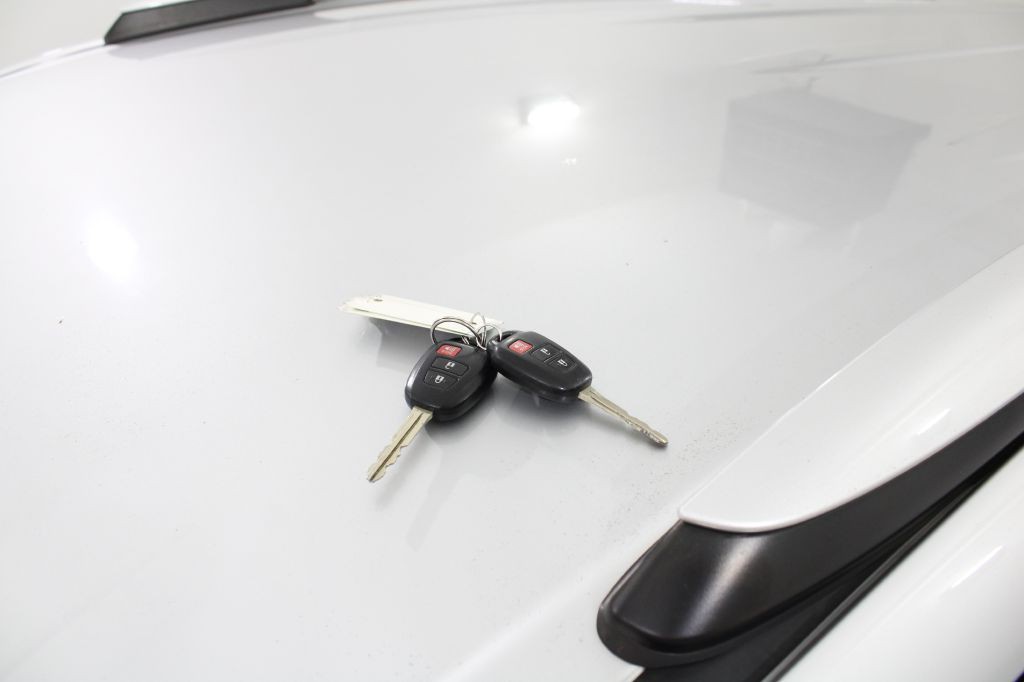 2015 Toyota Rav4 Image 9