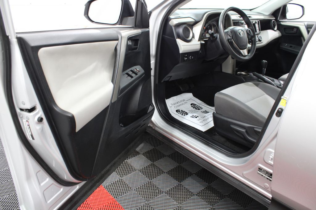2015 Toyota Rav4 Image 12