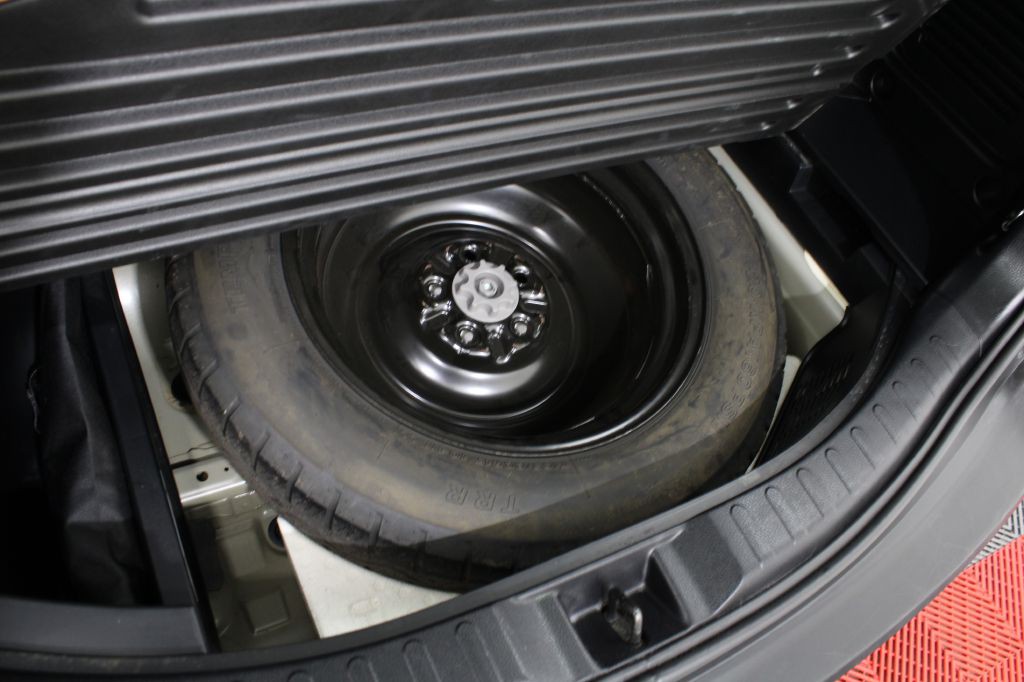 2015 Toyota Rav4 Image 18